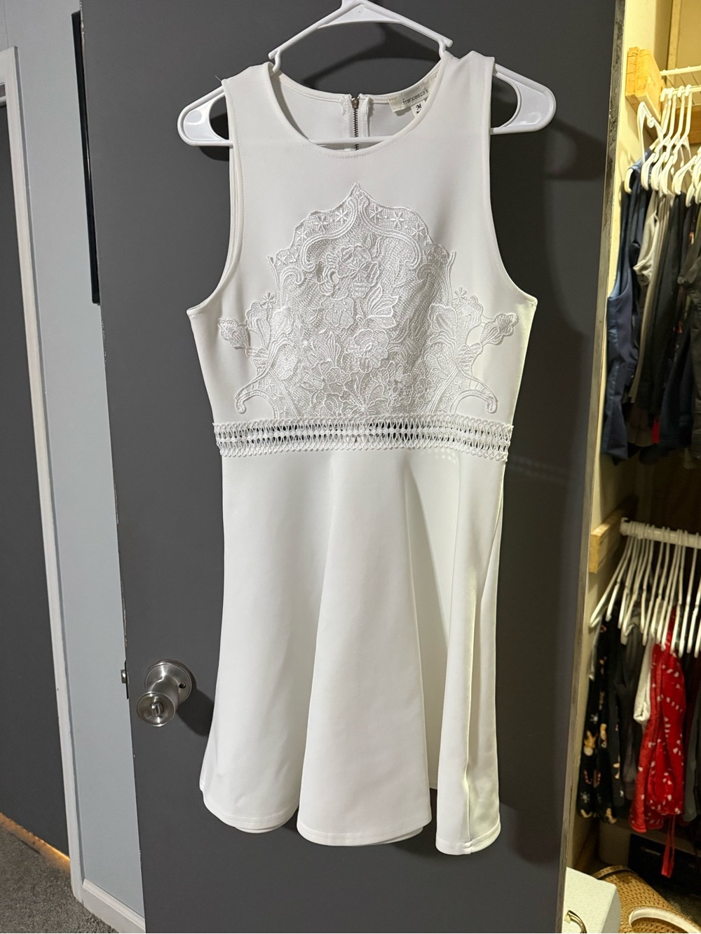 Francesca's Collections White Sleeveless Lace-Appliqué Fit-and-Flare Dress